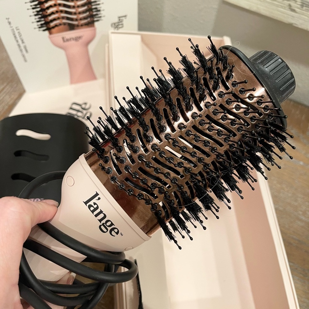 l'ange LE VOLUME 75MM
2-IN-1 TITANIUM BRUSH DRYER
Blush